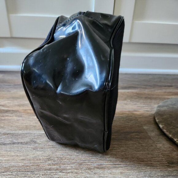 Giorgio Armani Parfums small black and gold cosmetic travel bag NWOT - Picture 4 of 7